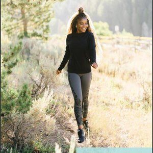 Zyia Black Crew Neck Sweatshirt